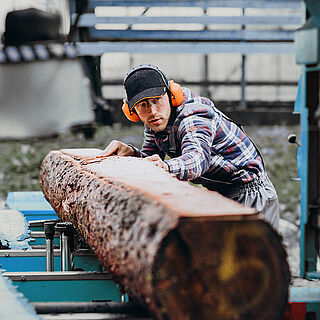 Image 693137dc68cc98b09bc850c7